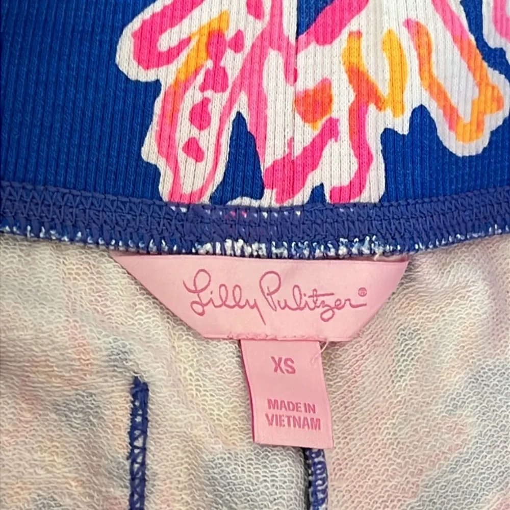 Lilly Pulitzer Electric Blue and Pink Coral Shorts - Picture 5 of 8
